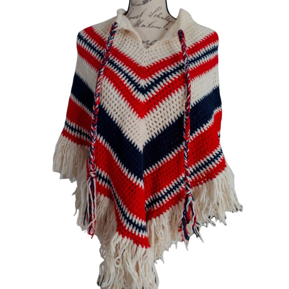 VTG UNBRANDED Women's Hand Knit Chevron Fringed Poncho OSFA